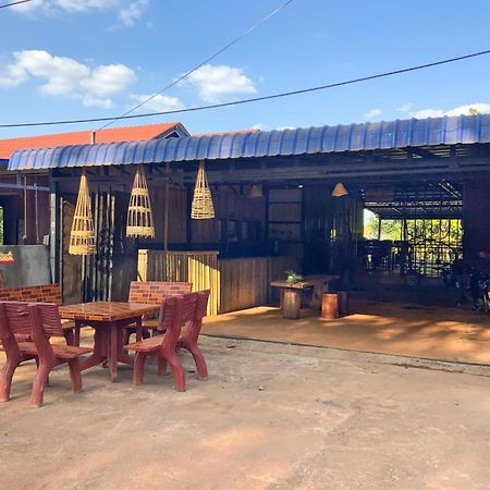 Backpacker Hostel And Jungle Trekking Banlung Esterno foto