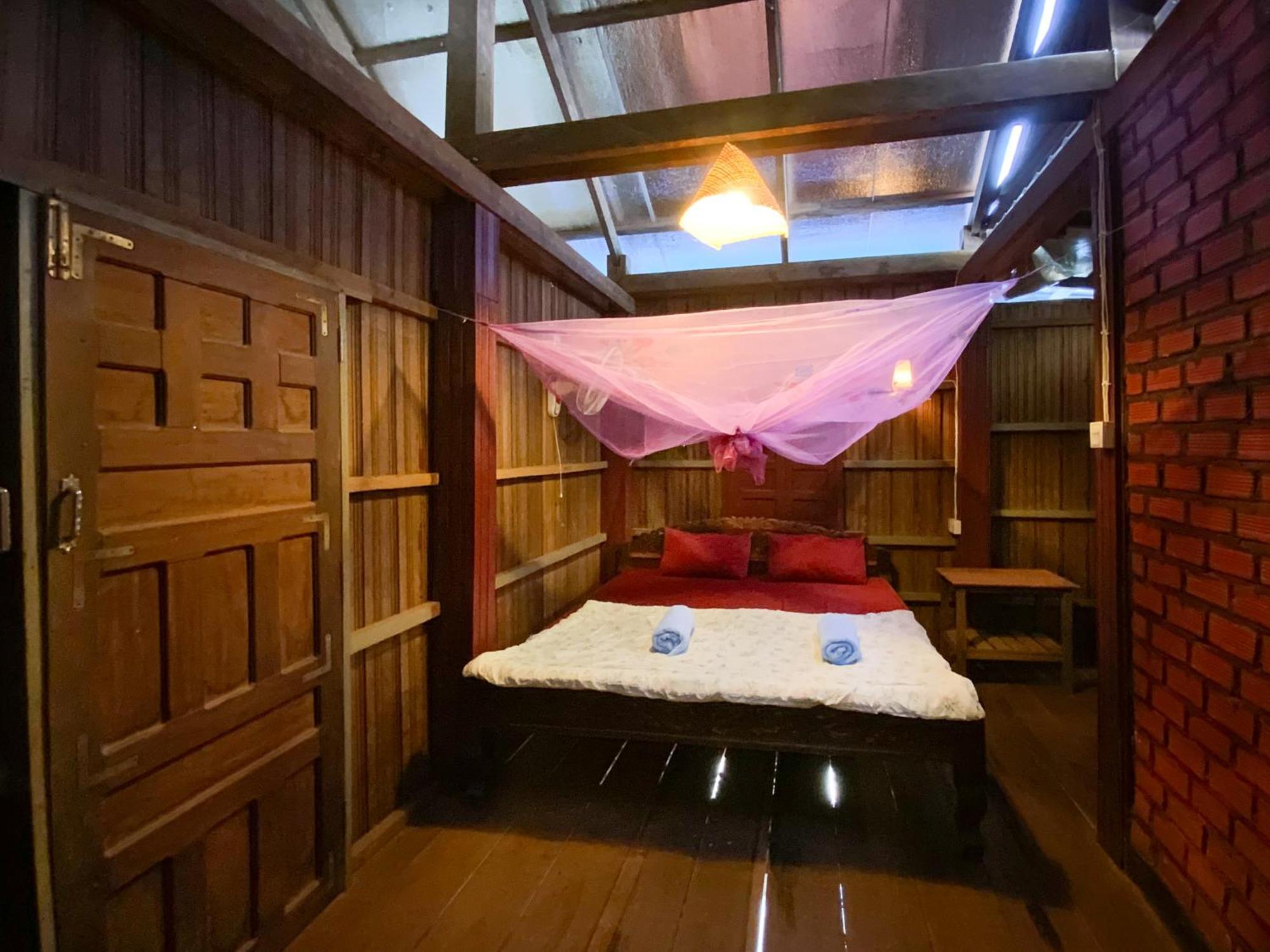 Backpacker Hostel And Jungle Trekking Banlung Esterno foto