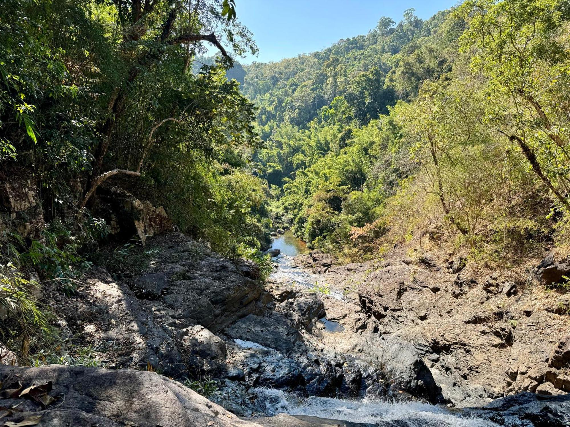 Backpacker Hostel And Jungle Trekking Banlung Esterno foto
