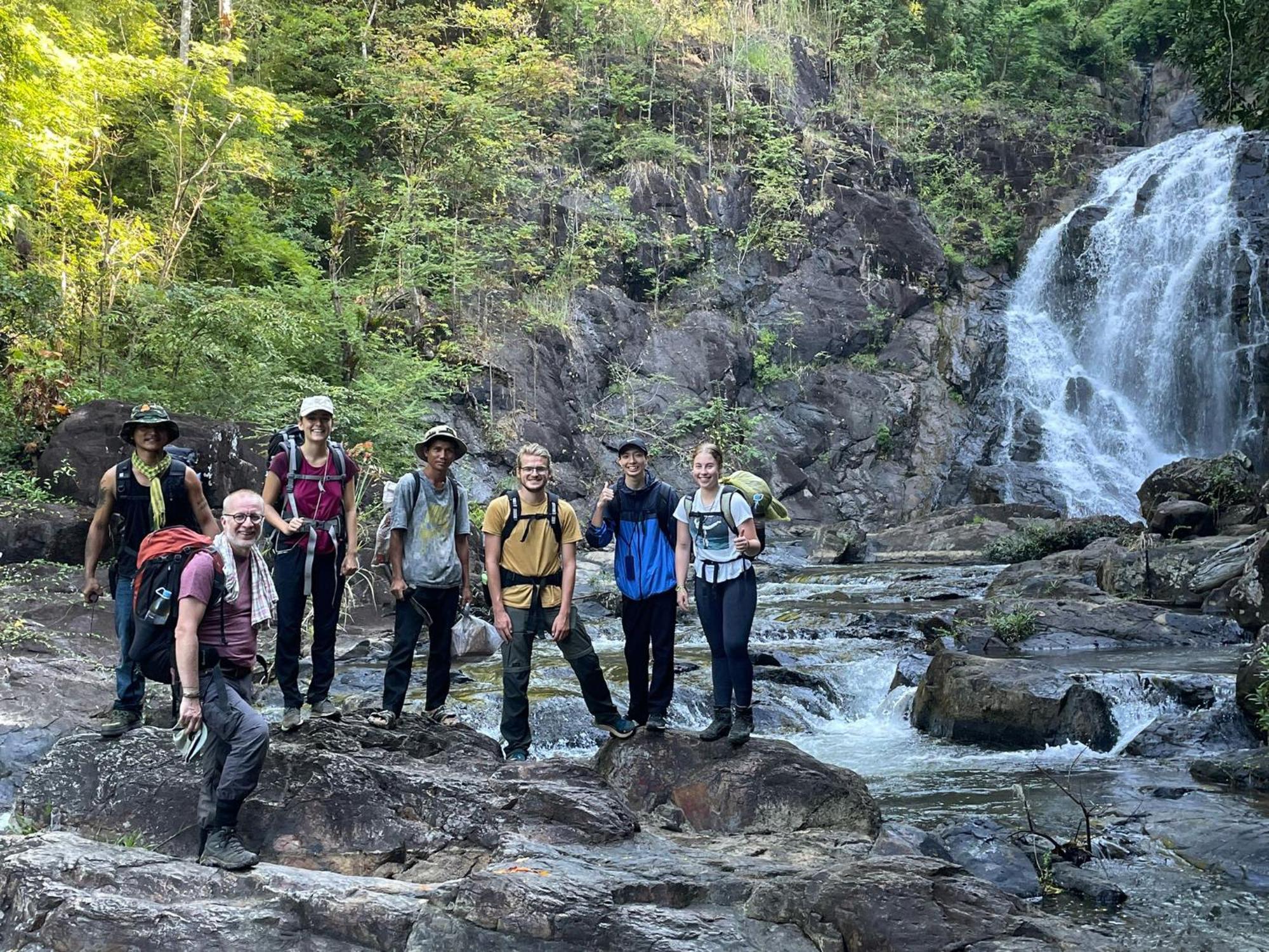 Backpacker Hostel And Jungle Trekking Banlung Esterno foto
