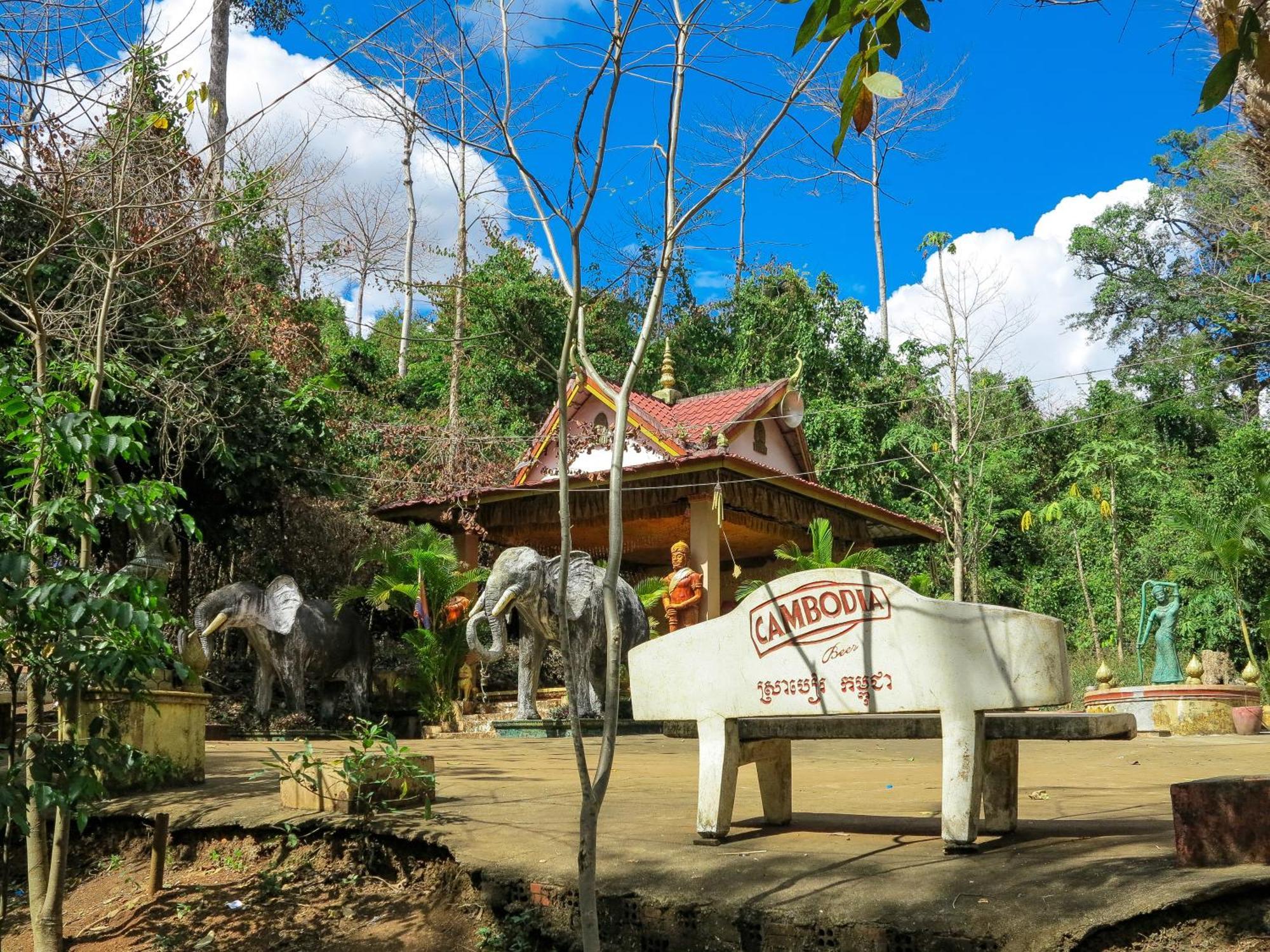 Backpacker Hostel And Jungle Trekking Banlung Esterno foto