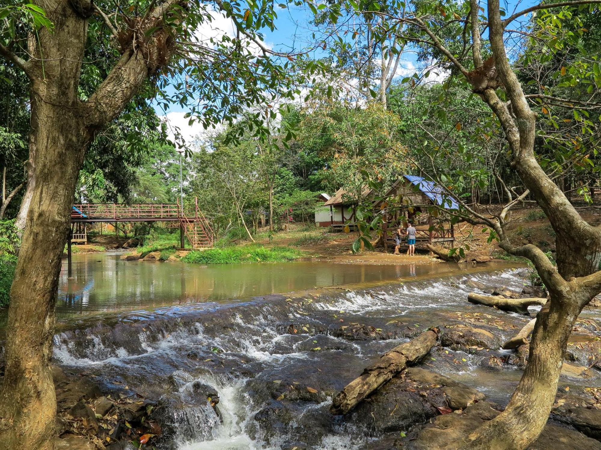Backpacker Hostel And Jungle Trekking Banlung Esterno foto